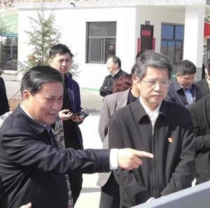 熱烈歡迎河南省副省長武國定、汝陽縣縣委書記潘峰到我廠指導(dǎo)工作